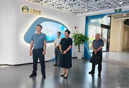 深入一線(xiàn)聽(tīng)心聲 凝心聚力促發(fā)展--三亞市政協(xié)副主席 市工商聯(lián)主席唐澤走訪(fǎng)調(diào)研民營(yíng)企業(yè)